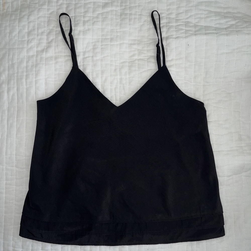 black v-neck tank